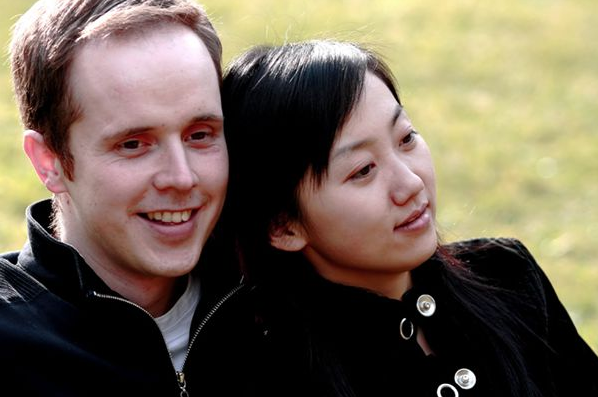 跨国情侣玫瑰与毛子的纷争，吵架背后的离婚危机